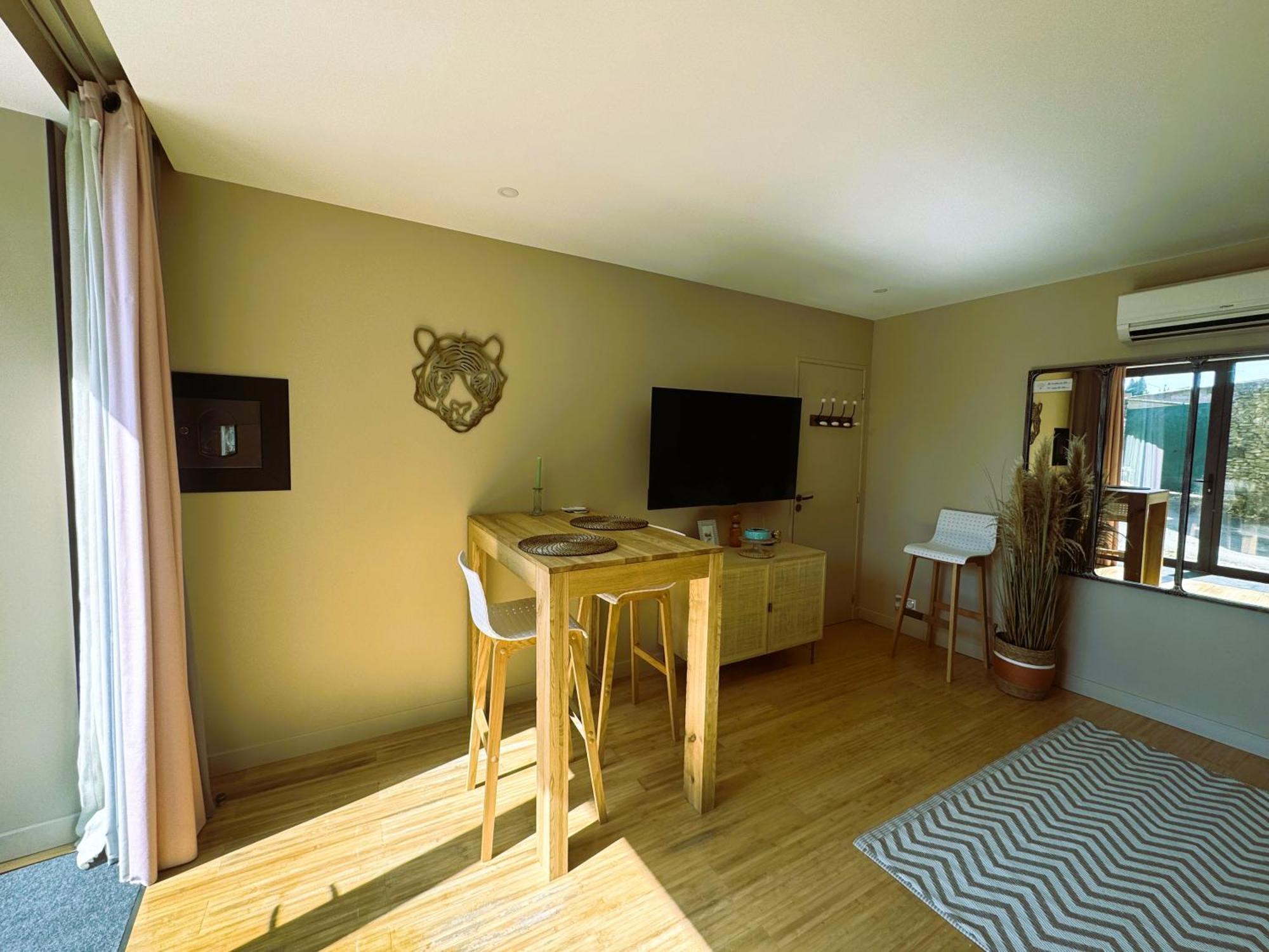 Le Dix - Classic Room - Vallabrix Proche Uzes Esterno foto